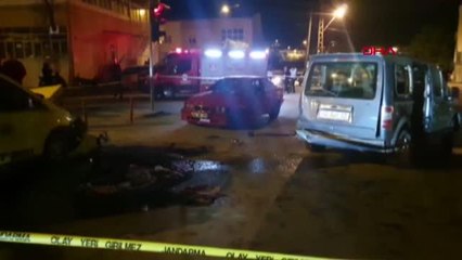 MERSİN-HAFİF TİCARİ ARAÇ İLE TAKSİ ÇARPIŞTI: 1 ÖLÜ, 3 YARALI