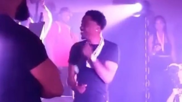 Roddy Ricch forgets the lyrics to his breakout hit, 