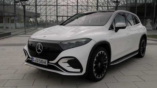 The Mercedes EQS SUV AMG Line Exterior Design