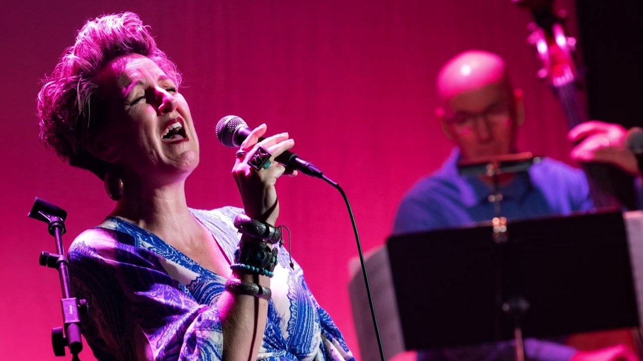 June 2022 | The Senior | Queenie van de Zandt covers Joni Mitchell's 'Big Yellow Taxi'