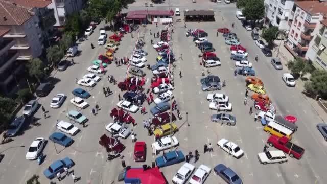 Klasik ve modifiyeli araçlar Ödemiş'te buluştu