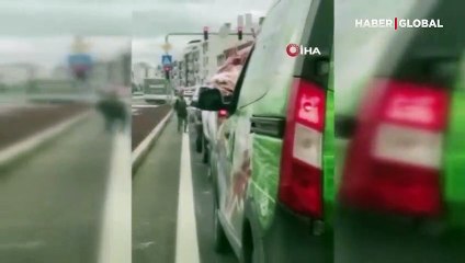 Şoke eden görüntü! Kilolarca eti kamyonet kasasında böyle taşıdı