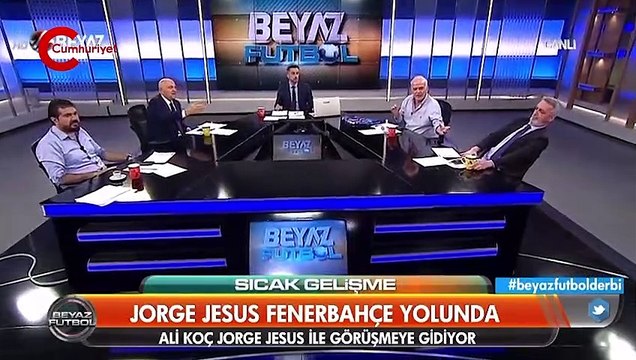 Ahmet Çakar, canlı yayında sinek yedi