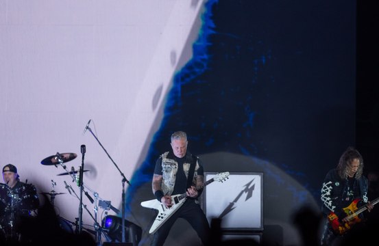 Mulher dá à luz durante show do Metallica no Estádio Couto Pereira, em Curitiba