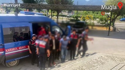 Fethiye’de göçmen kaçakçılığı iddiasıyla 2 şüpheli tutuklandı