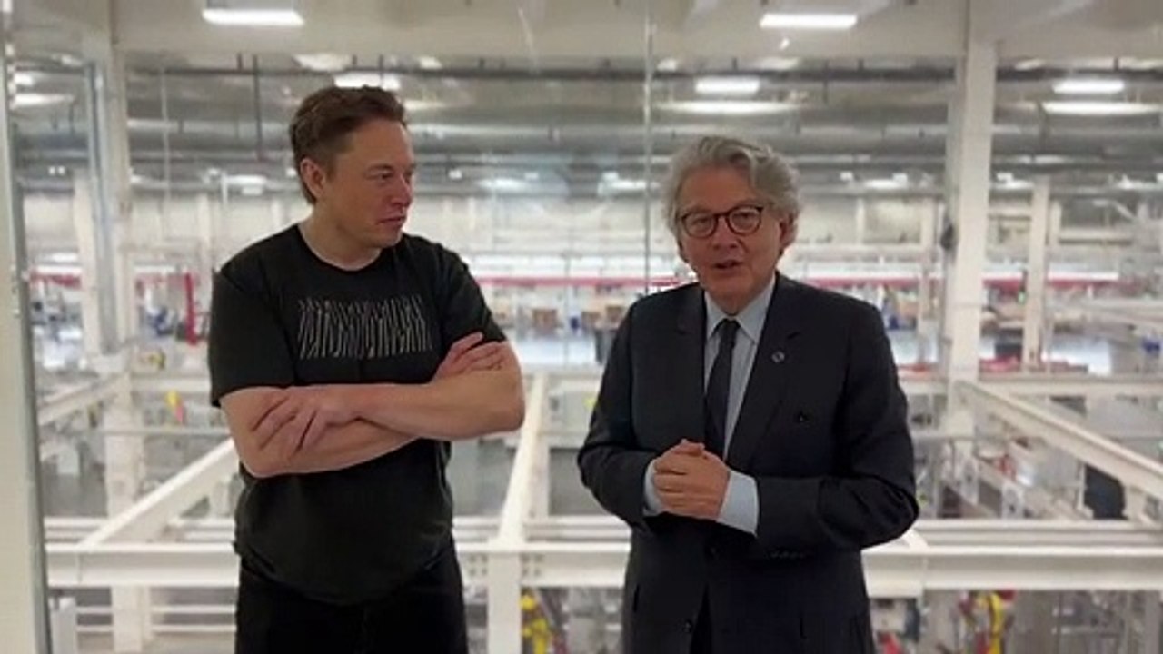 Elon Musk em entrevista com Thierry Breton