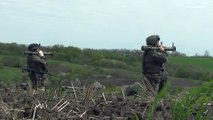 شاهد: مدرعات روسية مضادة للدبابات تشن هجوما على مواقع عسكرية أوكرانية