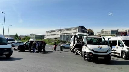 Son dakika haberleri... Esenyurt'ta 2 aracın çarpıştığı kazada 7 kişi yaralandı