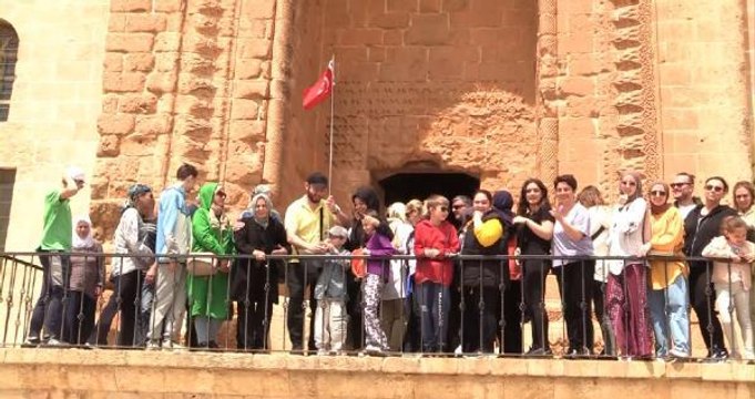 MARDİN'DE BAYRAM SONRASI DA TURİST YOĞUNLUĞU