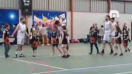 Entrée des joueurs pour le match contre Landi Basket