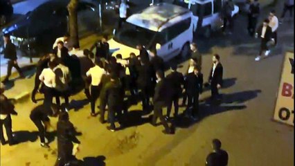 Düğün sonrası sokakta kavga