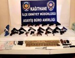 Son dakika... İstanbul'da silah kaçakçılığı operasyonu: 22 tabanca ve binlerce mermi ele geçirildi