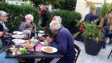 Une vue d'ensemble du repas servi par Helena et Idriss, c'était copieux et délicieux