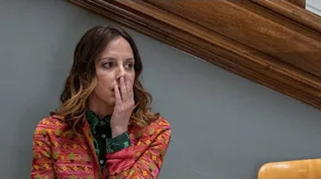 Caterina Guzzanti ammette sul suo personaggio Elisa e una figura in bilico Veste i panni del capo062