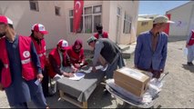 Türk Kızılaydan Afganistan'da ihtiyaç sahibi 350 aileye gıda yardımı