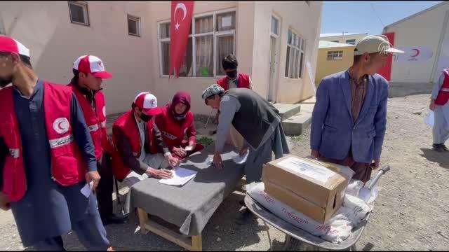 Türk Kızılaydan Afganistan'da ihtiyaç sahibi 350 aileye gıda yardımı