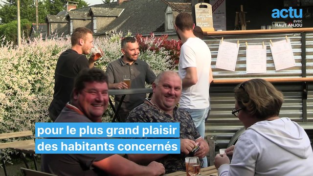 Avec son bistrot ambulant, il ambiance les communes rurales