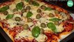 Pizza au chorizo, courgettes et basilic