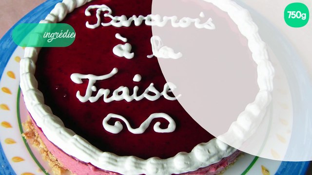 Bavarois aux fraises sur lit de biscuits à la cuillère