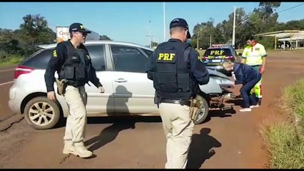 Carro e moto se envolvem em colisão na rodovia BR-369, em Cascavel