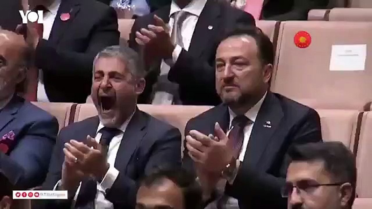 Erdoğan konuştu, Nebati esnedi...