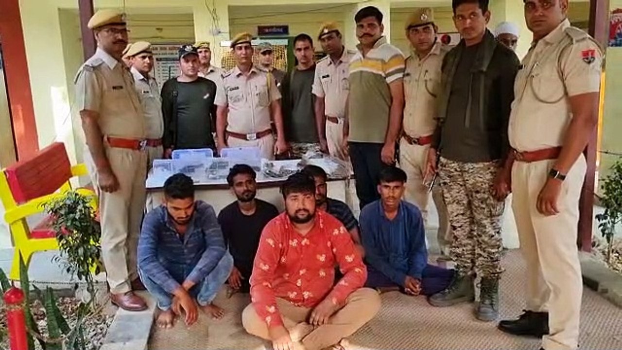 video: अवैध हथियार बेचने जा रहे तस्कर समेत पांच...
