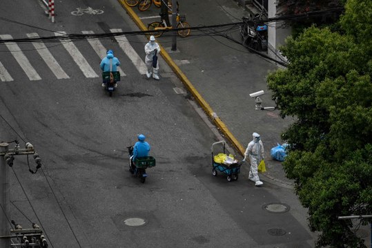 Covid-19 : à Shanghaï, des habitants confinés à bout de nerfs