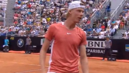 En Roma, ante un italiano y un cruce de cables épico: lo de Shapovalov fue insólito