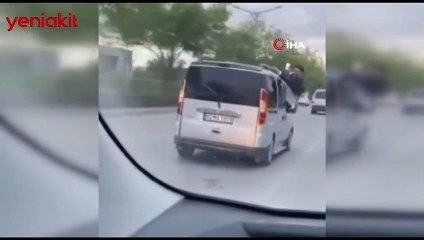 İnsanların canını hiçe saydılar! Trafikteki tehlikeli anlar anbean kamerada