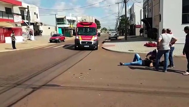 Motociclista fica ferido em forte colisão contra Fiorino no Bairro Cascavel Velho