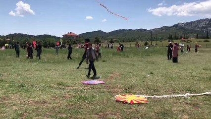 Uçurtma şenliğinde çocuklar gönüllerince eğlendi