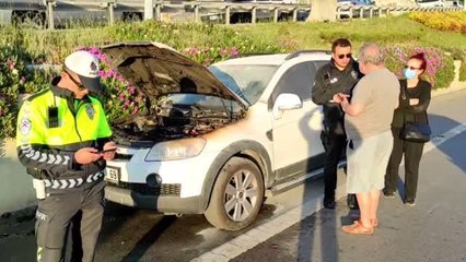 Maltepe'de seyir halindeyken alev alan araçtaki yangın söndürüldü
