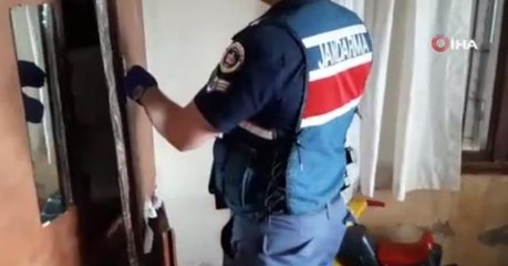 Gardırobunu kenevir bahçesine dönüştürmüş