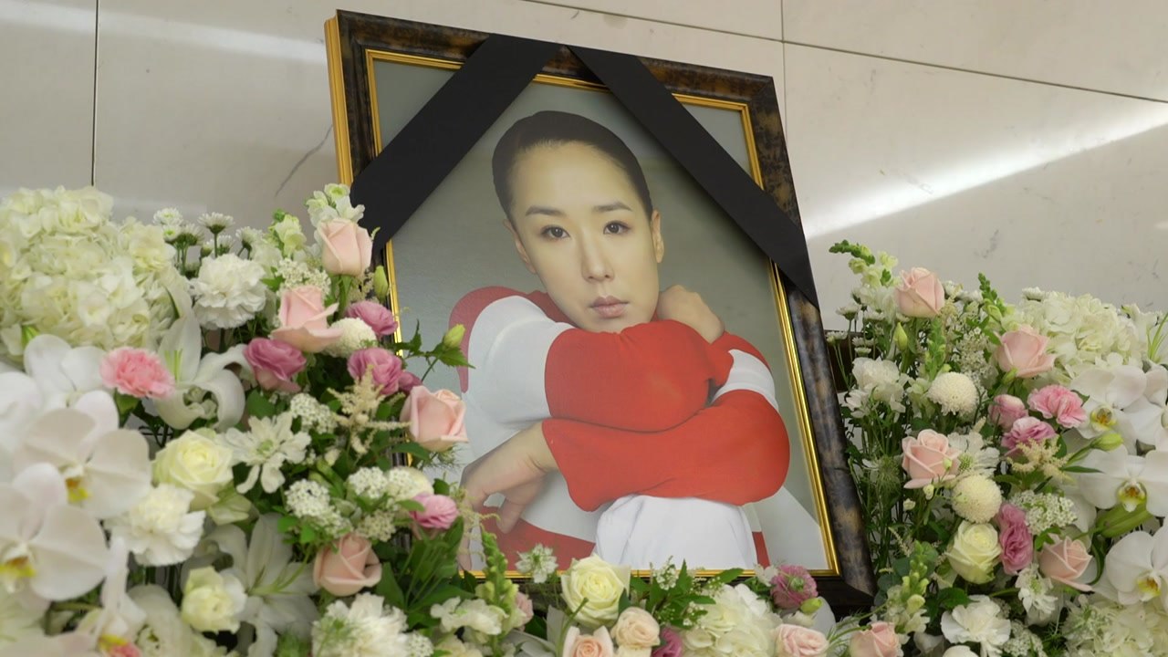 배우 故 강수연 씨  추모 발길 이어져...모레 영결식 / YTN