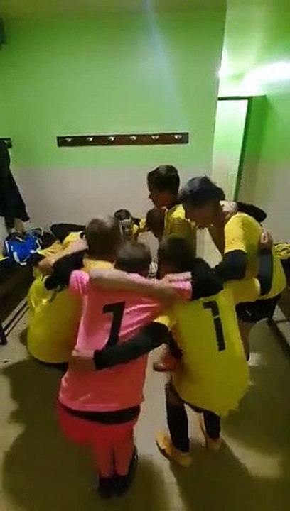 Cri de victoire de nos U13 après la victoire à susville 4 buts à 3