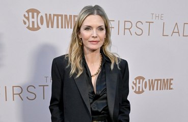 Michelle Pfeiffer to lead Wild Four O'Clocks cast