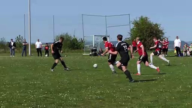 Das 2:1 für den TSV Dramfeld bei der SG Elliehausen/Esebeck durch Laurin Wagner