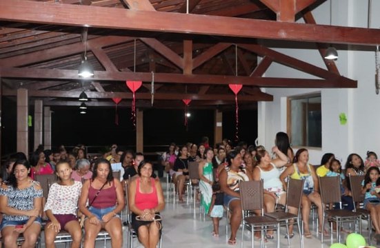 Repórter da TV Diário do Sertão promove jantar especial para mães carentes de Cajazeiras