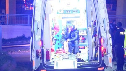 Fatih'te alkollü sürücünün kullandığı otomobil köprüden aşağı uçtu; 2'si ağır 3 yaralı