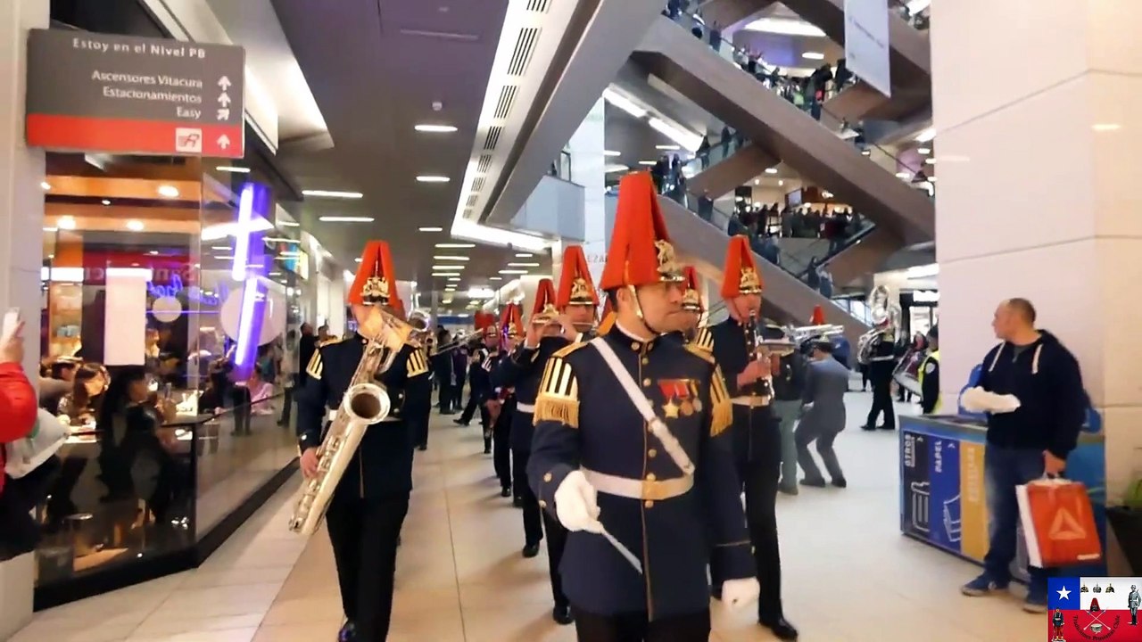 Escuela Militar Libertador Bernardo O´Higgins Riquelme Ingreso de la Banda Instrumental al Mall Costanera Center 2018
