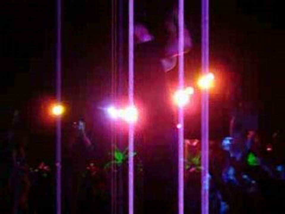 Pitbull "Ay Chico (Lengua Afuera)"