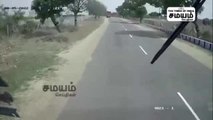 லாரிகள் நேருக்கு நேர் மோதிக்கொண்ட பதைபதைக்கும் சிசிடிவி காட்சிகள்!