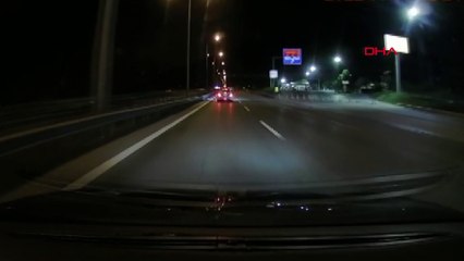 Arıza nedeniyle yol kenarında duruyordu! İstanbul’da feci kaza kamerada