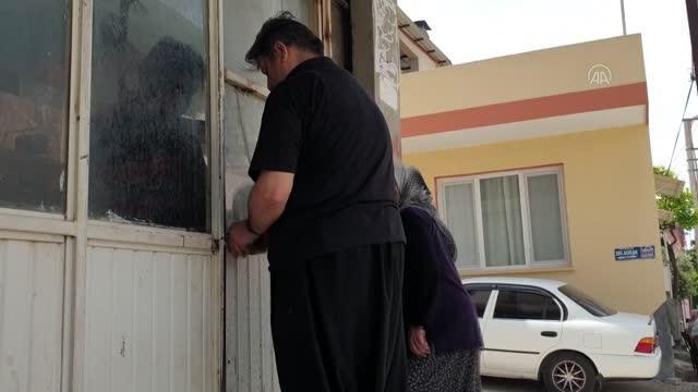 Yarım asırdır atık ip ve kumaşlarla kilim dokuyor