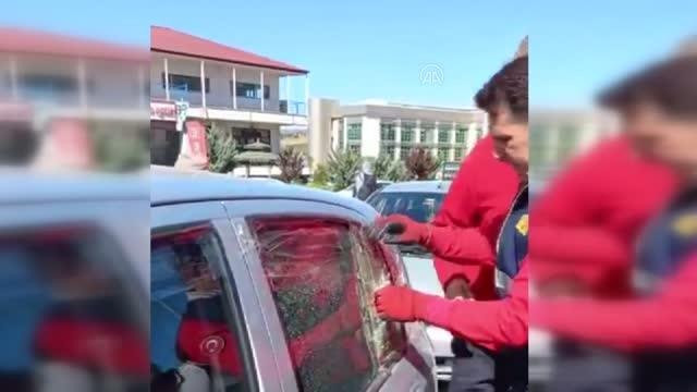 Son dakika haber! KIRIKKALE - Otomobilde kilitli kalan bebeği itfaiye kurtardı