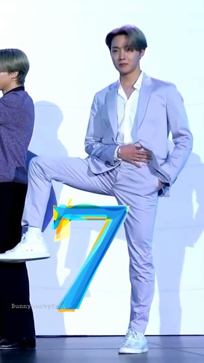 when everyone trying hard to make 7 meanwhile Suga & Taehyung