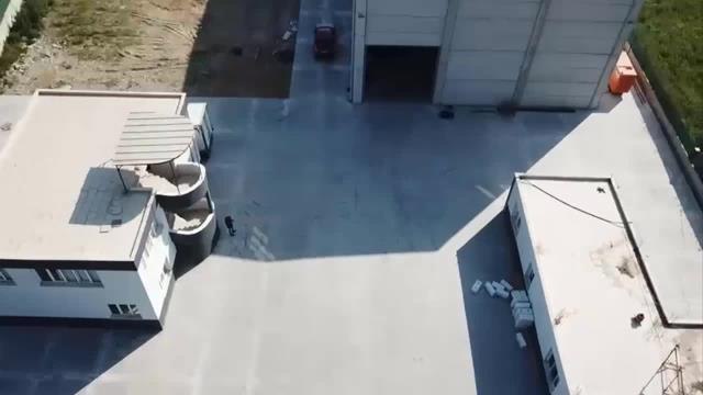 Son dakika: Adeta fabrika kurmuşlar...Kaçak sigara üretim tesisine 52 milyon liralık baskın kamerada