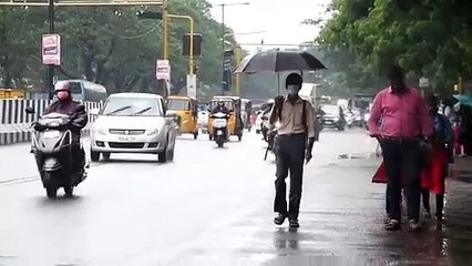 Télécharger la video: भारी बारिश के बाद पानी-पानी हुआ Chennai, कई जगह जलजमाव से लोग हुए परेशान