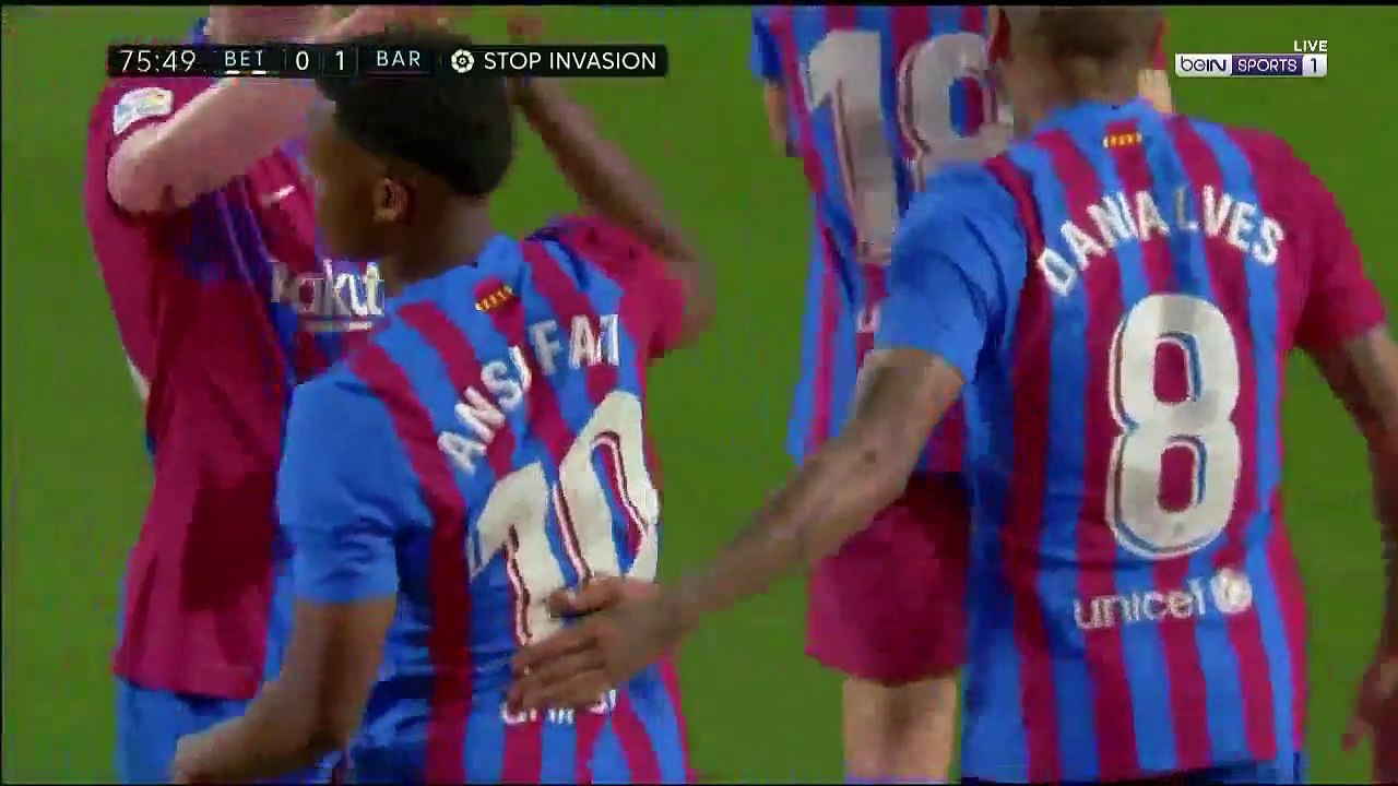 ملخص مباراة برشلونة وريال بيتيس 2 1 الدوري الاسباني