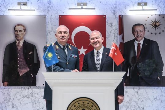 Son dakika haberi! İçişleri Bakanı Soylu, Kazakistan Savunma Bakanı Orgeneral Jaksylkov ile görüştü